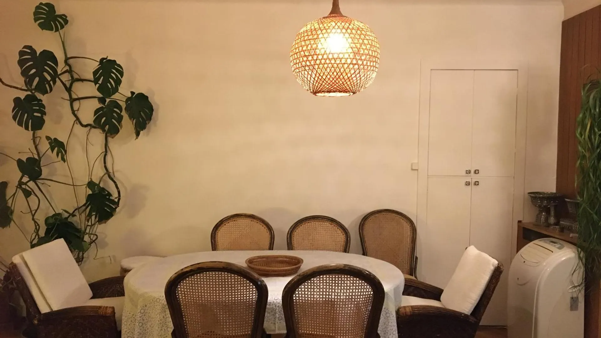80 Square Meters Family Apartment With Ac Paris